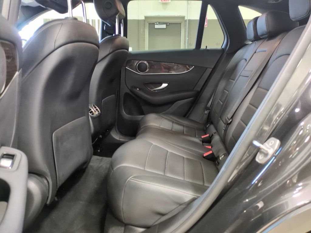 Used 2020 Mercedes-Benz GLC 300 4MATIC image 16