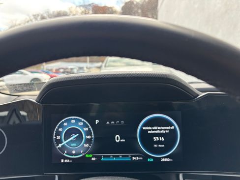 Used 2025 Hyundai Elantra Limited image 39