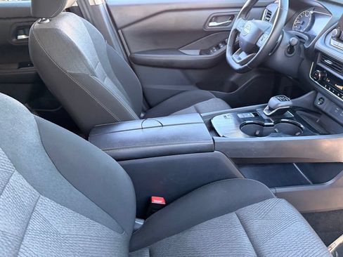 Certified 2025 Nissan Rogue SV FWD image 12