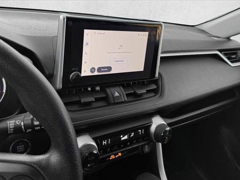 Used 2025 Toyota RAV4 XLE AWD/4WD image 15