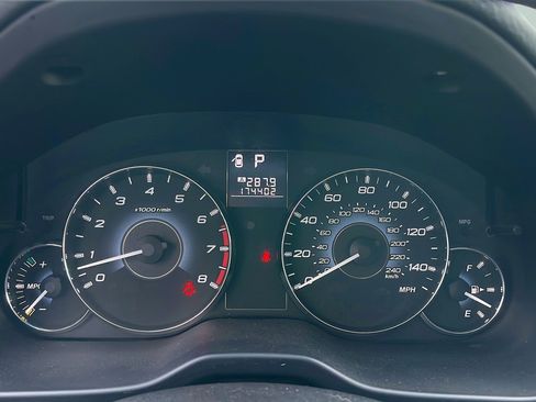 Used 2010 Subaru Outback 2.5i Limited w/ Popular Equipment Group 2A image 24