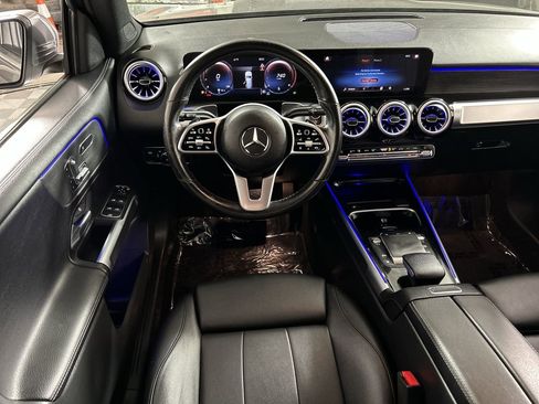 Used 2023 Mercedes-Benz GLB 250 w/ Premium Package image 22