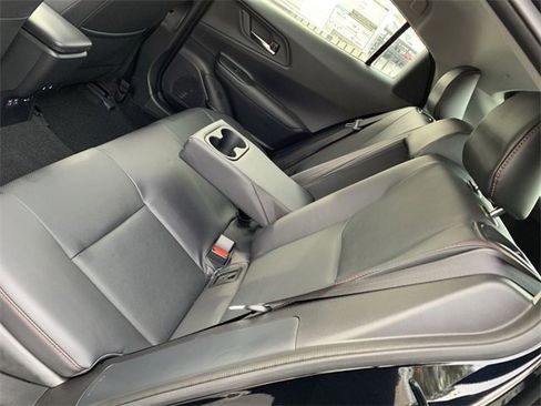 New 2025 Toyota Prius Plug-In Hybrid image 10