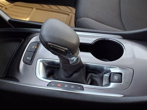 Used 2025 Chevrolet Malibu LT FWD image 16