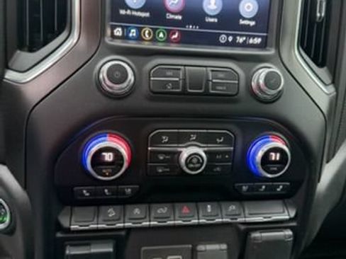Used 2021 GMC Sierra 1500 AT4 w/ AT4 Preferred Package AWD/4WD image 2