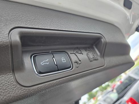 Certified 2023 Ford Explorer Platinum w/ Technology Package AWD/4WD image 36