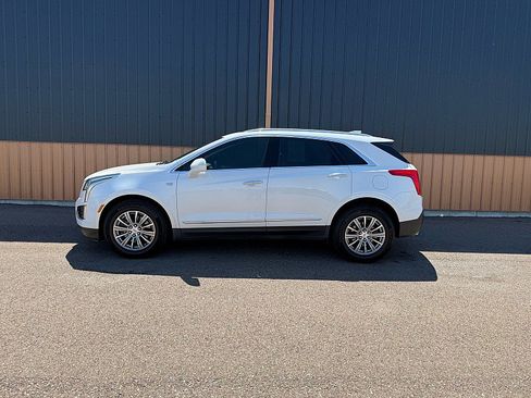 Used 2017 Cadillac XT5 Luxury w/ Driver Awareness Package AWD/4WD image 6
