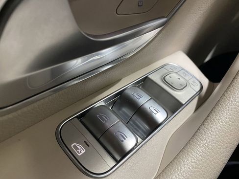 Used 2021 Mercedes-Benz GLS 450 4MATIC image 8