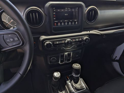 Used 2021 Jeep Wrangler Unlimited Sport AWD/4WD image 10