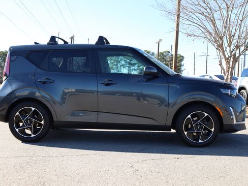Used 2023 Kia Soul EX image 6