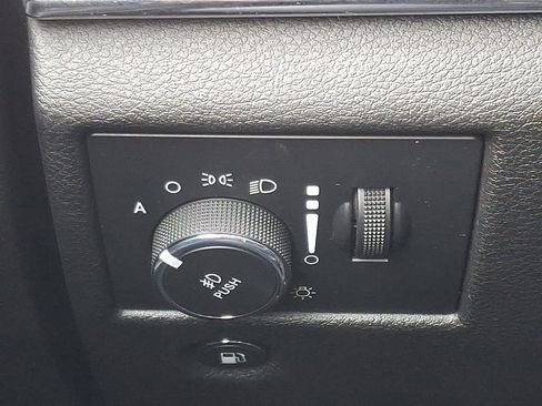 Used 2017 Jeep Grand Cherokee Overland image 26