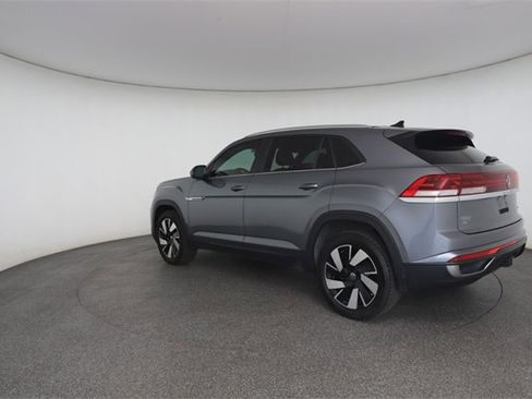 Used 2024 Volkswagen Atlas Cross Sport SE image 11