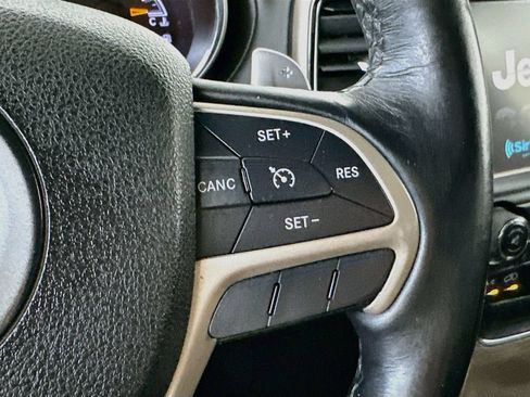 Used 2014 Jeep Grand Cherokee Overland AWD/4WD image 26