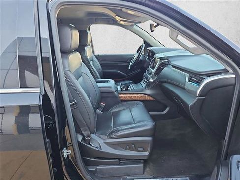 Used 2018 Chevrolet Suburban Premier AWD/4WD image 22