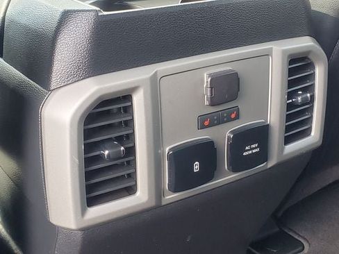 Used 2019 Ford F250 Lariat w/ Lariat Ultimate Package AWD/4WD image 28