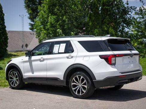 Used 2025 Ford Explorer ST-Line AWD/4WD image 7