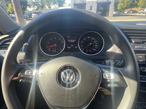 Used 2020 Volkswagen Tiguan S image 13