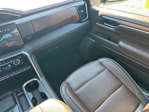 Used 2024 GMC Sierra 2500 Denali w/ Denali Reserve Package AWD/4WD image 24