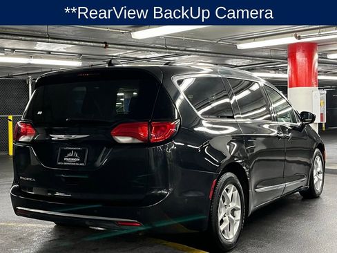 Used 2017 Chrysler Pacifica Touring-L Plus w/ Advanced Safetytec Group image 6