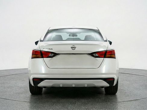 Used 2025 Nissan Altima 2.5 SV image 7