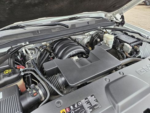 Used 2017 GMC Yukon SLT image 31