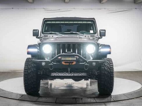 Used 2019 Jeep Wrangler Unlimited Sport image 3