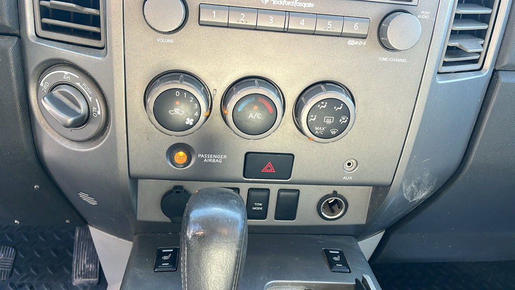 Used 2004 Nissan Titan LE w/ (NAV) Nissan Navigation Pkg AWD/4WD image 15