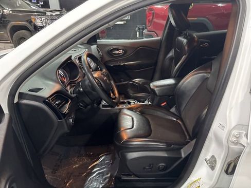 Used 2020 Jeep Cherokee Altitude image 14