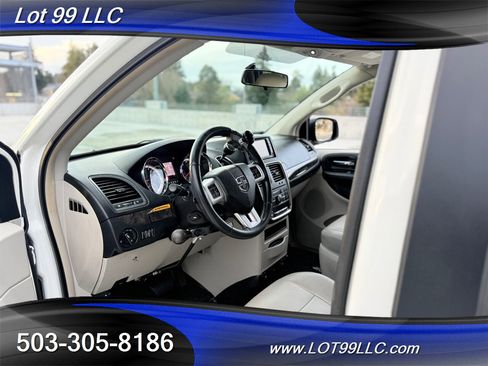 Used 2011 Dodge Grand Caravan Crew image 29