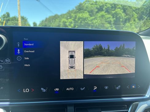 Used 2025 Chevrolet Equinox EV LT FWD image 20