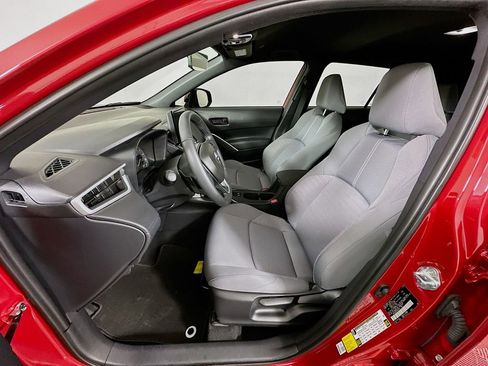 Used 2024 Toyota Corolla Cross SE image 21