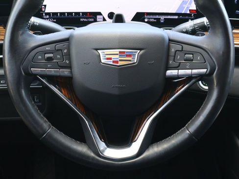 Used 2023 Cadillac Escalade Premium Luxury AWD/4WD image 13