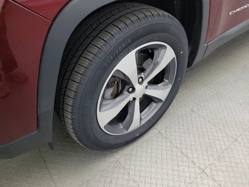Used 2020 Jeep Cherokee Limited AWD/4WD image 31