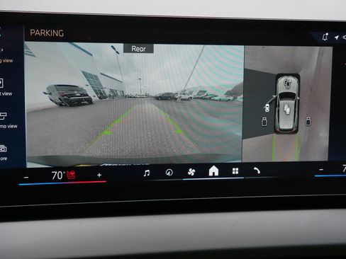 Used 2025 BMW X3 xDrive30i w/ Premium Package image 32