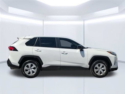 Used 2023 Toyota RAV4 LE FWD image 7
