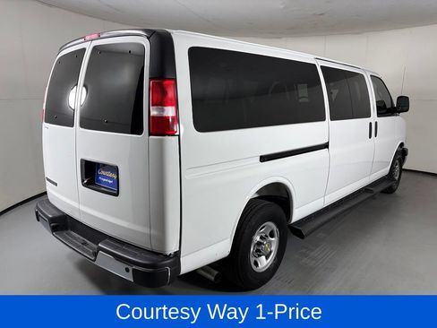Used 2025 Chevrolet Express 3500 LT w/ LT Preferred Equipment Group RWD image 11