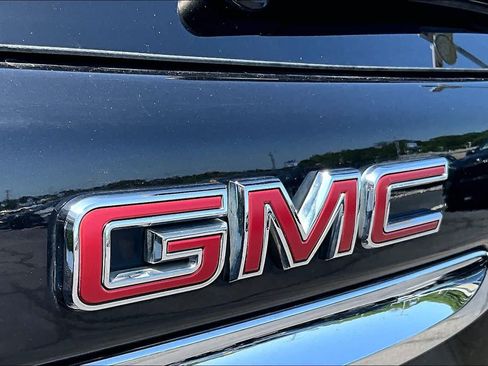 Used 2023 GMC Terrain SLT FWD image 30