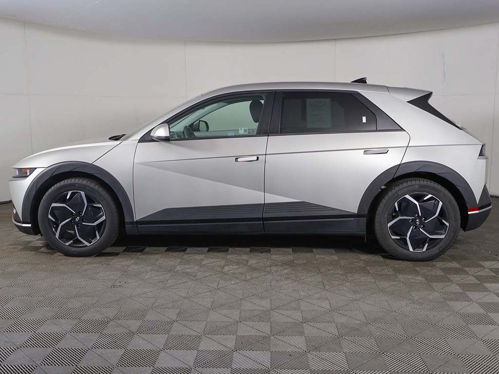 Used 2024 Hyundai Ioniq 5 SEL AWD/4WD image 18
