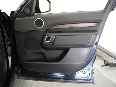 Used 2017 Land Rover Discovery HSE AWD/4WD image 58