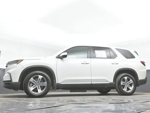 Used 2025 Honda Pilot EX-L image 46