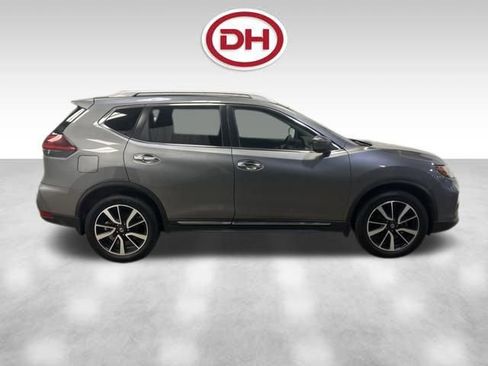Used 2020 Nissan Rogue SL w/ Premium Package image 2