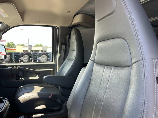 Used 2025 Chevrolet Express 2500 Extended w/ Driver Convenience Package RWD image 27