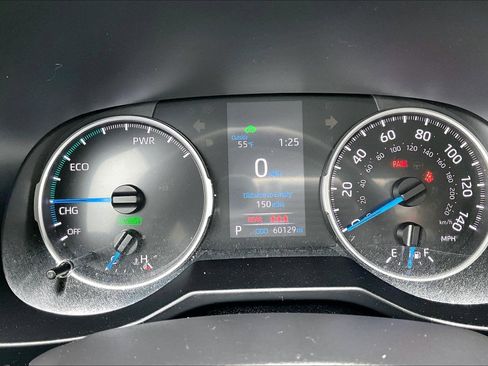 Used 2021 Toyota RAV4 LE AWD/4WD image 19