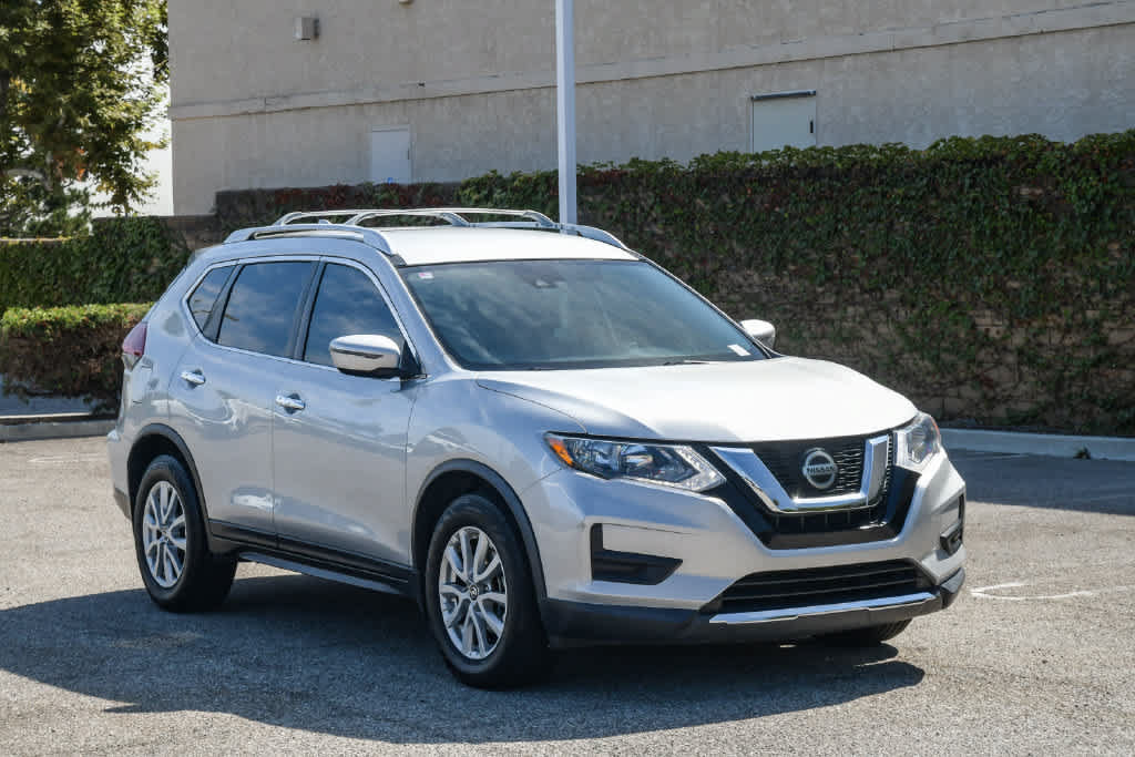 Used 2019 Nissan Rogue S w/ Special Edition Package FWD image 3