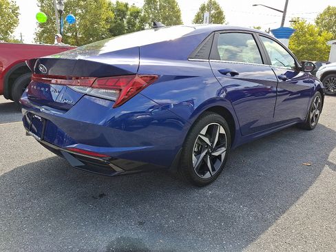 Used 2023 Hyundai Elantra Limited image 4