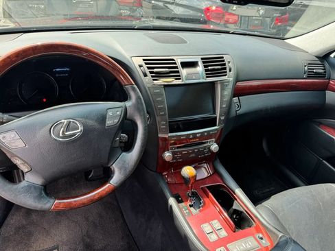 Used 2012 Lexus LS 460 L w/ Luxury Pkg RWD image 8