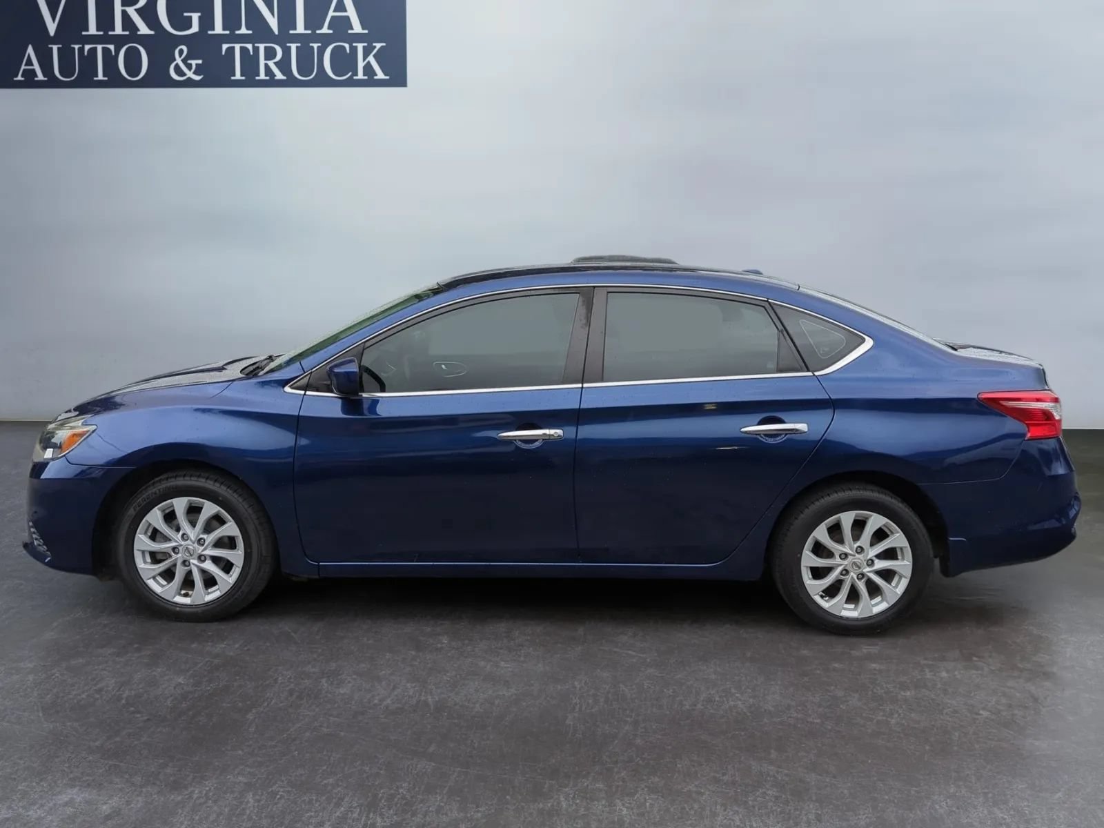 Used 2019 Nissan Sentra SV FWD image 2