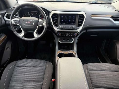 Used 2023 GMC Acadia SLE w/ Driver Convenience Package FWD image 3