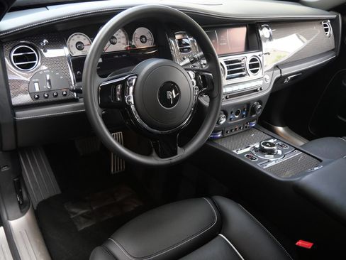 Used 2019 Rolls-Royce Ghost RWD image 26