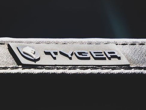 Used 2011 Toyota Tundra 4x4 Double Cab w/ Tow Pkg image 11